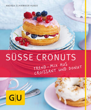 An Cronuts führt gerade kein Weg vorbei! Der hippe Mix aus Croissant und Donut ist das neue Trendgebäck aus New York! Mittlerweile sind auch hierzulande alle im Cronut-Fieber, und die süßen Kringel sorgen im Internet für Furore: Wo kriegt man Cronuts in meiner Stadt? Welche Füllungen habt ihr schon getestet? Und schließlich die wichtigste Frage: Kann man Cronuts eigentlich auch selber machen? Ja, man kann! Denn Konditorenweltmeisterin Andrea Schirmaier-Huber verrät jetzt 18 raffinierte Rezepte für cremige, fruchtige und schokoladige Cronuts mit süßen Glasuren und Toppings. Naschkatzen können sich also wie im Big Apple fühlen! Egal, ob Caramel Kiss Cronut, Cheesecake Cronut mit Erdbeeren oder extrasündiger Double Chocolate Cronut - verwandeln Sie Ihre Küche einfach in eine kleine Cronut Bakery und genießen Sie das Trendgebäck, wann immer Sie wollen!