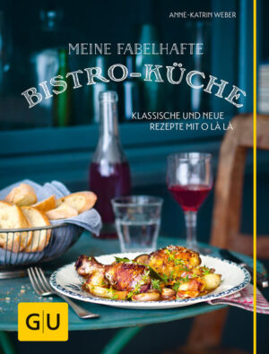 Für das Bistro zu Hause: die fabelhaften Rezepte und persönlichen Geschichten eines Frankreich-FansFehlt Sie Ihnen auch hin und wieder, die entscheidende Prise O la la im Alltag? Hätten Sie nicht große Lust, den Tag ganz einfach in einem gemütlichen Bistro zu verbummeln? Aber wer kann schon spontan nach Frankreich reisen? Für alle, die jetzt C'est la vie seufzen, kommt hier die gute Nachricht: Mit Meine fabelhafte Bistro-Küche können Sie französisches savoir vivre jeden Tag zu Hause genießen! Dafür sorgen nicht nur die rund 75 Rezepte, die mit viel französischer Leichtigkeit gewürzt von Frühstück bis Apero durch den Tag führen, sondern auch Ihre ganz persönliche Reisebegleitung: Anne-Katrin Weber ist Frankreichfan von Kindesbeinen an, weiß über ihre zahlreichen Begegnungen mit Land, Leuten und Küche charmant zu plaudern - und ihre ganz persönliche Bistro-Rezepte zu kreieren. Ob also Gerichte oder Geschichten, mit Meine fabelhafte Bistro-Küche holen Sie sich ein Stück Frankreich nach Hause. Mit vielen Rezepten, einem großen Schuss Persönlichkeit - und viel O la la! Das steckt im Buch: Rezeptkapitel 1: Le Matin Rezeptkapitel 2: Les Entrées Rezeptkapitel 3: Les Plats Rezeptkapitel 4: Les Desserts In jedes Rezeptkapitel eingestreut: - Sonderseiten mit je einem Spezialthema pro Kapitel - im Rezeptkapitel Les Plats werden z. B. die Flammkuchen besonders hervorgehoben - mit einem doppelseitigen Rezeptbild und daran anschließend einem ausführlichen Grundrezept des Klassikers mit zwei modernen Varianten dazu. - Sonderseiten bzw. Lese-Inseln, auf denen die Autorin ihr ganz spezielles Verhältnis zu Frankreich und zur Bistro-Küche erklärt und wie sie Frankreich zu sich nach Hause holt.