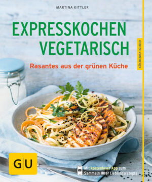 Schnell, schneller, veggie: raffinierte Alltagsrezepte für EiligeOje, jetzt ist es schon wieder so spät und ich weiß gar nicht, was ich heute kochen soll! Kennen Sie das auch? Die Zeit rennt Ihnen davon, und dabei möchten Sie für Ihre Lieben noch schnell etwas Leckeres kochen - am besten etwas Vegetarisches, das alle glücklich macht und schmeckt! Mit Expresskochen vegetarisch geht lecker Sattwerden jetzt ganz ohne Stress: Das handliche, praktische Buch der beliebten GU-Reihe „Expresskochen“ bietet die perfekte Lösung für alle, die mit wenig Aufwand und viel Genuss in maximal 30 Minuten raffinierte Veggiegerichte auf den Tisch zaubern möchten. Die Zauberformel dafür? Ist ganz einfach: Aller guten Dinge sind drei! Man braucht für die leichten vegetarischen Rezepte nur Pfanne, Topf oder Auflaufform - drei Dinge, die jeder im Haushalt hat. Und genau so sind auch die Kapitel des Buches aufgebaut: ein Kapitel widmet sich den leichten Rezepten für die Pfanne, eines den schnellen Rezepten für den Topf und eines den einfachen Rezepten für die Auflaufform. Den Anfang machen die schnellen Salate und Snacks, zum Beispiel Couscous-Salat mit Fenchel oder Thai-Gemüsesalat. Dann folgt das Kapitel „Querbeet aus Wok und Pfanne“ für superleichte Pfannengerichte, zum Beispiel Spitzkohl-Schmarren. Das Kapitel „Vielfalt aus dem Topf“ zeigt, wie Eintopfgerichte heute zu super yummy werden, und zwar ganz ohne Fisch und Fleisch. Und wer kann zu einem Gericht wie dem fluffigen Spätzle-Topf schon nein sagen? Und im Kapitel „Originelles aus dem Ofen“ finden wir Rezeptideen, die Lieblingszutaten raffiniert aufpeppen, etwa Ravioli, aus denen im Nu ein knuspriges Gratin wird. Auf die Plätze, veggie, los: Die über 30 schnellen, einfachen Rezepte des Buchs kommen alle mit Zutaten aus, die wir mal eben um die Ecke kaufen können. Wir lernen schnellgarende Getreidesorten und Hülsenfrüchte kennen und bekommen jede Menge Tipps zu den Gemüsesorten, die es jetzt bei uns wieder zu entdecken gibt. Die Autorin Martina Kittler ist selbst Mutter von zwei Kindern und kennt den Balanceakt zwischen gesunder, ausgewogener Ernährung und knapper Zeit nur zu gut. Deshalb sind ihre Rezepte und Tipps auch so praxisnah und leicht umsetzbar. Mit Expresskochen vegetarisch hilft sie uns, unsere Lieben ohne Fleisch und Fisch satt und glücklich zu machen. Und natürlich auch uns - denn nicht mehr lange in der Küche stehen zu müssen, ist mit das Beste, was uns im hektischen Alltag hilft, wieder etwas mehr Zeit für uns zu haben und zu entspannen! Auf einen Blick: Veggie auf die Schnelle - mit super einfachen Rezepten für Topf, Pfanne, Ofen. Wenig Aufwand, viel Geschmack: Leckere Rezepte ohne Fisch und Fleisch. Echt erfrischend: z. B. Couscous-Salat mit Fenchel Eintopf, mal anders: z. B. Spätzle-Topf Ab in die Pfanne: z. B. Spitzkohl-Schmarren Heißes aus dem Ofen, z. B. Tortilla-Pizza Plus: Rezepte für Blitzgetreide & tolle Wraps to go Was koche ich heute? Ganz klar: veggie! Super schnell. Und zum Sattwerden für alle.