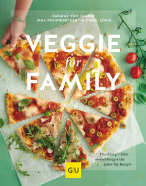 Vegetarische Rezepte für die ganze Familie!Immer mehr Kinder und Jugendliche sind aus Überzeugung Vegetarier. Da fragen sich Eltern natürlich, wie sie es schaffen können, die ganze Familie ohne Fleisch und Fisch gesund zu ernähren und mit allem Wichtigen zu versorgen. Groß und Klein gesund ernähren: Die 150 vegetarischen Rezepte von Veggie for Family sind so abwechslungsreich, ausgewogen, bunt und gesund, dass selbst Fleischesser nichts vermissen werden! Vor allem sind die leckeren Gemüse Ideen perfekt für die Familienküche: wenige Zutaten, einfache, schnelle Rezepte, die alle gesund und glücklich satt machen. Sorgenfreie Jeden-Tag-Küche: Veggie for Family ist von Experten für Eltern - ein Familienkochbuch für vegetarische Gerichte, die so alltagstauglich wie lecker sind. Ob Frühling, Sommer, Herbst oder Winter - mit diesen Gemüse Ideen lässt sich das ganze Jahr über gesund vegetarisch leben! Die einfachen, leichten Rezepte orientieren sich an den Jahreszeiten. Im Frühling kommen Erbsen-Pancakes oder Spinatknödel auf den Tisch. Im Sommer machen Polenta-Pommes mit Tomatensauce oder Pita-Taschen mit Grillgemüse Lust auf Familienurlaub. Im Herbst, wenn die Blätter rascheln und es zuhause noch gemütlicher wird, schmecken Gnocchi mit Basilikumpesto oder bunte Gemüsesuppe. Und wenn draußen die ersten Flocken fallen, machen Falafel mit Sesam-Dip, Lauch-Quiche, Bananenbrot oder Schokoschnitten mit Mangosauce von innen wohlig warm. Aber natürlich hat jede Familie auch ihre Ganzjahres-Lieblinge. Dafür gibt’s im Kapitel „Das mögen wir immer“ gesunde und schnelle vegetarische Rezepte für Kaiserschmarren und Käsespätzle, bunten Kartoffelbrei, vegetarische Burger mit Pilzen, vegetarische Pizza oder Lasagne mit Wunschgemüse: der perfekte Nudelauflauf vegetarisch.