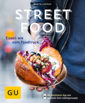 Streetfood-Rezepte: So kochen Sie Ihre Favoriten zu Hause nachWarum Streetfood gerade einen großen Hype erlebt? Weil die unkomplizierten Gerichte von der Straße super schmecken und großen Spaß machen! Streetfood selber machen: so einfach geht’sRund um den Globus revolutionieren Foodtrucks momentan das Essverhalten der Menschen. Statt Burger, Sandwiches, Hotdogs, Tortillas, Fries, Churros oder Wraps traditionell im Restaurant zu bestellen, werden sie auf der Straße über die Theke einer Küche auf vier Rädern gereicht. Bis Sie mit der To-go-Variante zu Hause angekommen sind, ist das Essen längst kalt? Richtig! Deshalb ist Selbermachen angesagt. Mit dem GU-Küchenratgeber „Streetfood“ bekommen Sie das einzigartige Foodtruck-Feeling und Imbissbuden-Flair in den eigenen vier Wänden. Alle Rezepte sind außergewöhnlich, international und selbstverständlich lecker, lecker, lecker! Das Streetfood-Kochbuch mit den neuen IdeenStreetfood ist in aller Munde. Welche Rezepte Sie kreieren können, erfahren Sie im GU-Küchenratgeber „Streetfood“ in folgenden Kapiteln: Big, fat, yummy!: Bavarian Hotdog, Banh-Mi-Sandwich, Kabab-Kubideh-Rolls, Carne-Asada-Tortillas und viele weitere Rezepte warten auf Sie. Heiß wie Frittenfett: Sigara-Böregi, Chicken-Crossies, Sweet Fries, Fried Chocolate-Bars und weitere Gerichte wollen ausprobiert werden. Magic Foodtruck: Cheese-Waffles, Sushi-Wraps, Icecream-Cookie-Sandwich, Frozen Joghurt - diesen und vielen anderen Rezepten aus dem Kapitel kann niemand widerstehen. Veggie-Wonderland: Falafel-Bowl, Thai Zoodles oder Pumpkin-Pelmeni? Jetzt kosten! Streetfood-Burger-Rezepte und mehr: Big, fat, yummy!Für diese coolen Rezepte brauchen Sie kein Besteck. Hier wird gerollt oder gestapelt und dann einfach nur hineingebissen. Von der Hand in den Mund - so lautet das Motto bei den Streetfood-Rezepten für Burger, Tortilla & Co. Alle Streetfood-Rezepte sind inspiriert aus den Ländern dieser Welt: Das „Banh-Mi-Sandwich“ kommt aus Vietnam, das „Chicken-Chivito“ aus Uruguay, der „Crazy-Chick-Burger“ wird im Thai-Style zubereitet und die „Kabab-Kubideh-Rolls“ in der persischen Fleischspieß-Version. Streetfood-Rezepte: deutsche LeckerbissenZwischen all den internationalen Streetfood-Rezepten gibt es deutsche Gerichte zu entdecken. Wie wäre es mit einem „Bavarian Hotdog“? Hier landen Wiener Würstchen und Camembert zwischen zwei Laugenstangenhälften. Sauguad! American-Streetfood: Rezepte aus den USABurger gehören zu den typischen amerikanischen Streetfood-Rezepten. In Ihrem GU-Küchenratgeber „Streetfood“ haben wir uns die klassische Idee geschnappt und sie kreativ abgewandelt. Lassen Sie sich unseren „French Kiss“ mit Preiselbeeren und Briekäse schmecken oder geraten Sie bei der vegetarischen Variante, dem „Veggielicious“, mit Roter Bete ins Schwärmen. Dazu servieren wir Ihnen Coleslaw (auf kanadische Art). Böregi, Fries & Churros: Heiß wie Frittenfett!Genial - und doch so simpel: Wenn Fries, Langos oder Churros in heißem Fett knusprig ausgebacken werden, lecken sich alle die Finger danach. Im GU-Küchenratgeber „Streetfood“ gibt es „Sigara-Böregi“ wie im türkischen Imbiss, „Sweet Fries“, damit sich der Burger nicht so einsam fühlt und Churros mit ganz viel „Choooooocolate“. Foodtrucks erobern die StädteIhre Erfindung wird auf der ganzen Welt gefeiert: Foodtrucks sprießen in den Großstädten aus dem Boden, zieren die Straßen und treiben die Besucherzahlen auf den Streetfood-Festivals in die Höhe. Die coolsten Kreationen - vom „Sushi-Wrap“ über „Bulgogi-Taco“ bis zum „Frozen Joghurt“ - gibt es im GU-Küchenratgeber „Streetfood“. Streetfood vegetarisch: Willkommen im Veggie-WonderlandSoulfood aus der Veggie-Küche gefällig? Wir hätten da ein paar ganz besondere Ideen für Sie: „Süßkartoffel-Kumpir“, „Falafel-Bowl“ oder „Pumkin-Pelmeni“ zum Beispiel. Diese Streetfood-Rezepte sorgen garantiert für gute Laune - auch bei Fleischessern, versprochen!