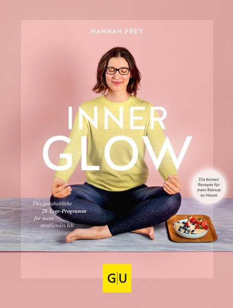 Retreat für zu HauseGeballte Energie, rosiger Teint und Schönheit, die von innen kommt. Food-Bloggerin Hannah Frey bringt im GU Ratgeber Inner Glow Körper, Geist und Seele zum Strahlen. Einfache Rezepte und Tipps zu Bewegung, Achtsamkeit und Gesundheit zeigen dir den Weg zu einem neuen Körpergefühl. Ganzheitliches 28-Tage-ProgrammGolden-Milk-Porridge, Quinoa-Salat oder Skin-Food-Balls. Mit abwechslungsreichen Beauty-Booster-Rezepten kochst du dich schön, fit und happy. Das Home-Retreat lässt sich mit praktischen Wochenplänen und jeder Menge Tipps ganz einfach zu Hause in den Alltag integrieren. Ein ganzheitliches Wohlfühl-Paket rund um gesunde Ernährung, Bewegung, Yoga und Entspannung. Für ein Gefühl wie nach dem Kurzurlaub. Klar, frisch und erholt - mit dem Inner Glow. Inhalt: „Kapitel 1: Beauty Food, Movement, Skin Care, Mindfulness“, „Kapitel 2: Das 28 Tage Inner-Glow-Retreat - in 3 Phasen wie neugeboren“ Detox für die Küche Praktische Tipps für den Vorrat Specials: z.B. Trinken, Fermentieren, Sprossen ziehen, Beauty-Shots Feel-Good-Pläne für 28 Tage rundum Wohlfühlen