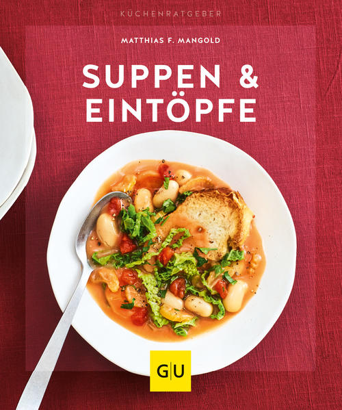 Suppen & EintöpfeGesund, lecker und schnell gemacht - das zeichnet die Suppen in diesem Kochbuch aus! Ideal für die schnelle Familienküche, ob fürs gemeinsame Mittagessen oder für tägliche Abendessen hält das Buch von Matthias F. Mangold köstliche Gerichte bereit. Auch Anfänger werden am Nachkochen und Ausprobieren der Rezepte ihre wahre Freude haben. Vier Kapitel lassen Sie schnell Ihre Favoriten finden: Cremige Gemüsesuppen aus aller Welt begeistern Vegetarier Suppen mit Huhn, Fleisch oder Fisch sind Klassiker im neuen Gewand Kalte Suppen bringen im Sommer genau die richtige Portion Abkühlung Die köstlichen Eintöpfe sind perfekt für das nächste Meal Prep Gesunde, hausgemachte Rezepte Sie wollten schon immer mal selbst eine traditionelle Hühnerbrühe zubreiten? Das ist Ihre Chance, denn die Step-by-Step-Bilder zeigen, wie einfach das Wundermittel gegen Erkältung ist. Auch andere gesunde Rezeptideen überzeugen mit viel Raffinesse. Aber healthy Food steht hier nicht im Vordergrund - es geht vor allem um den unvergleichlichen Geschmack. Und mit Suppe als Seelenfutter gelingt es dem Autor, Sie glücklich und satt zu machen. Selbstgemacht schmeckt es am besten Nach Feierabend wünschen wir uns oft Low-Carb-Gerichte, die die Fettverbrennung ankurbeln und uns helfen, eine ausgewogene Ernährung mit viel Genuss durchzuziehen. Und genau dafür sind Suppen prädestiniert. Sie enthalten nur selten Kohlenhydrate und sind vielmehr mit Gemüse und Flüssigkeit reichlich vollgepackt. Genießen Sie: Eine feine Kräutersuppe mit Safran mit Ihren Gästen Eine cremige Tomaten-Gin-Suppe auf der nächsten Silvester-Party Eine schnelle vegetarische Minestrone zum Mittagessen Tom Yam Gun als Dinner auf dem Balkon Das Kochbuch mit hausgemachten Fonds und Brühen überzeugt durch Soulfood und gelingsichere Rezepte für jeden Magen!