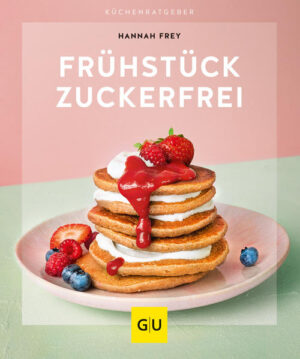 Zuckerfrei Frühstück - das Kochbuch für einen gesunden Start in den Tag von Erfolgsautorin Hannah Frey!Sie haben sich schon an zuckerfreies Backen herangetraut und verzichten immer mehr auf Industriezucker und Zuckerersatzstoffe? Dann dürfen Sie mit dem neuen Kochbuch für zuckerfreies Frühstück jetzt auch nachhaltig gesund in den Tag starten. Mit mehr als 40 Rezepten zeigt das Frühstücks Buch sehr viele Ideen auf, was morgens als erstes auf dem Tisch oder in der Brotdose landen kann. Freuen Sie sich auf Rezepte aus diesen Kategorien: Smoothies & Bowls Brot, Brötchen & Aufstriche Aus dem Ofen, Pfanne & Co Und nicht nur die große Varianz an gesunden Frühstücks Rezepten, sondern auch die große Alltagstauglichkeit und der geringe Zeitaufwand überzeugen sofort dazu, für die ganze Familie zu kochen. Zuckerfrei leben Wer sich für eine nachhaltig gesunde Ernährung entscheidet, kann dies mit Hilfe von Kochbüchern leicht in seinen Alltag integrieren. Denn wenn der Geschmack passt, steht dem Zuckerverzicht nichts mehr im Wege. Hannah Frey zeigt viele neue Ideen, die garantiert auch Ihnen schmecken. Porridge selber machen: Ob Birnen-Porridge mit Zimt oder Quinoa-Rosinen-Porridge hängt nur von Ihren Vorlieben ab. Brot selber backen: Hier stehen neben Vollkorn-Toastbrot auch Rosinen-Brötchen und mehlfreies Brot zur Auswahl. Süße Aufstriche und Konfitüren ohne Zucker: Endlich zuckerfreie Erdbeerkonfitüre und Nuss-Nougat-Creme ohne Palmöl. Etwas aufwendiger: Pancakes mit Joghurt und Beeren oder Bratapfel-Auflauf überzeugen selbst kleine Schleckermäuler. Kochbuch ohne Zucker Das Geheimnis liegt darin, viele Komponenten selbst zu machen. Denn gekauftes Brot oder Aufstrich aus dem Supermarkt enthalten oft versteckte Zucker. Die Autorin zeigt jedoch, wie leicht es ist, selbst Brötchen zu backen, einen zuckerfreien Fruchtaufstrich zu rühren oder kleine Süßigkeiten ganz ohne Industriezucker herzustellen. Und seien Sie sicher, Ihre nächsten Frühstücksgäste werden die Crêpes mit Himbeerquark lieben. Das Rezeptebuch ist außerdem ein tolles Geschenk für alle Freunde und Bekannte, die sich bewusst gesünder ernähren wollen und den Mut haben, ihre Essgewohnheiten umzustellen.