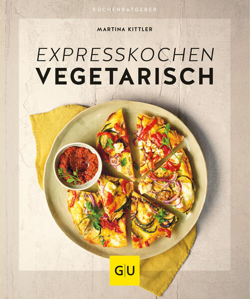 Schnelle und einfache vegetarische Rezepte - Das neue Kochbuch von GU mit Express-Gerichten für Feierabend und Familie Schnelle Küche und gesunde Rezepte stehen nicht nur für Familien weit oben auf dem Speiseplan, auch Kochanfänger, Singles und Workaholics suchen genau danach: Mahlzeiten, die schmecken und gelingen und dabei in weniger als 30 Minuten auf dem Tisch stehen. In ihrem neuen Kochbuch zeigt Martina Kittler, wie sich mit maximal 10 Zutaten köstliche Mittagessen und Abendessen zubereiten lassen. Vegetarisches Kochbuch für Anfänger Da es sich um schnelle und einfache Rezepte handelt, ist der Küchenratgeber auch perfekt für Anfänger geeignet. Wenige Zutaten, die überall erhältlich sind, ergeben Salate, Bowls, One-Pot-Meals, Pfannen- und Wokgerichte sowie Pasta, Gnocchi und mehr. Probieren Sie unbedingt: Kürbis-Reissalat mit Feta Couscous-Gemüse-Bowl Bulgur-Mais-Salat im Glas Schnelle Küche Kochbuch Die Mahlzeiten im vegetarischen Kochbuch zeichnen sich durch maximal 30 Minuten Zubereitungszeit aus. Auch Blitzrezepte mit 10 Minuten in der Küche stehen sind mit dabei, ebenso können viele Komponenten vorbereitet und als Meal Prep mitgenommen werden. Das Kochbuch von GU verspricht: Mehr als 30 Expressrezepte Zutatentipps für noch schnellere Küche Ideen für schnelle Dips & Saucen Die beste Vorratsküche Warme & kalte Mahlzeiten Vegetarische und vegane Ideen Vegetarisch für die Familie Pad Thai, Risotto und Suppen - leckere gesunde Rezepte schmecken nicht nur Erwachsenen, sondern begeistern auch Kinder. Die schnelle Familienküche braucht vor allem mittags fixe Ideen, was nach Schule und Kindergarten angeboten werden kann. Veggie-Pad-Thai Kohlrabischnitzel mit Avocadodip Tagliatelle mit Auberginensugo Erbsen-Spinat-Gnocchi Ein vegetarisches Kochbuch für alle, die auf der Suche nach schnellen, gesunden und einfachen Blitzrezepten sind.