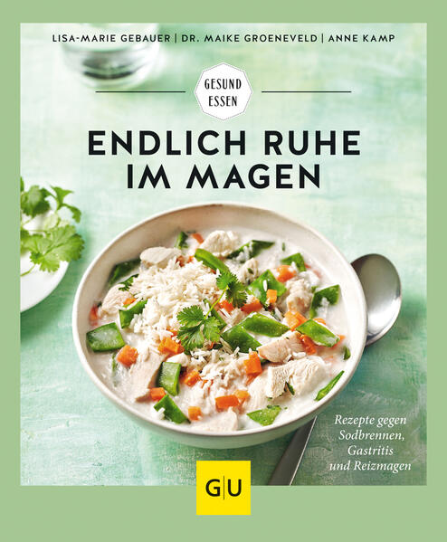 Leiden Sie an Sodbrennen, Gastritis oder Reizmagen? Mildern Sie Ihre Beschwerden mit köstlichen Rezepten und Praxiswissen aus dem neuen Kochbuch für gesunde Ernährung!Echte Hilfe bei Magenproblemen können Aufklärung über Ernährung sowie die passende Auswahl an Lebensmitteln leisten. Genau da setzt das Kochbuch „Endliche Ruhe in Magen“ an. Es vermittelt Ihnen Praxiswissen zu den Themen Reizmagen, Sodbrennen, Gastritis, Reflux und Entzündungen. Viele der Erkrankungen hängen mit der falschen Ernährung zusammen und können ganz ohne Medikamente verbessert werden. Das Reizmagen Kochbuch ist das Richtige für Sie, wenn:Sie an einem nervösen Magen leidenSie schon unzählige Medikamente ohne Erfolg ausprobiert habenSie auf Protonenpumpenhemmer aufgrund der Nebenwirkungen verzichten wollenSie mehr über gesunde Ernährung lernen und verstehen wollenSie gerne öfter selbst kochen wollenSie die richtigen Lebensmittel für einen gesunden Magen und Darm kennen lernen wollenSie sich an köstlichen Mahlzeiten erfreuenKochbuch gesunde ErnährungNicht nur die Rezepte, sondern auch ein ausführlicher Theorieteil der hoch qualifizierten Autorinnen überzeugen in diesem Werk. Verdauung und Magenfunktion werden genau unter die Lupe genommen, ebenso Stresssymptome und Möglichkeiten der Linderung. Aufklärung über passende und ungeeignete Lebensmittel findet so statt, dass Sie direkt loskochen können.Entdecken Sie diese Rezepte für einen gesunden Magen:Anis-Dinkel-BrötchenReisbrei mit Beeren und MandelnHähnchentopf mit Reis und KorianderSeelachs auf SchmorgurkenFrench Toast mit Hüttenkäsesalat Himbeer-Müsli-Muffins