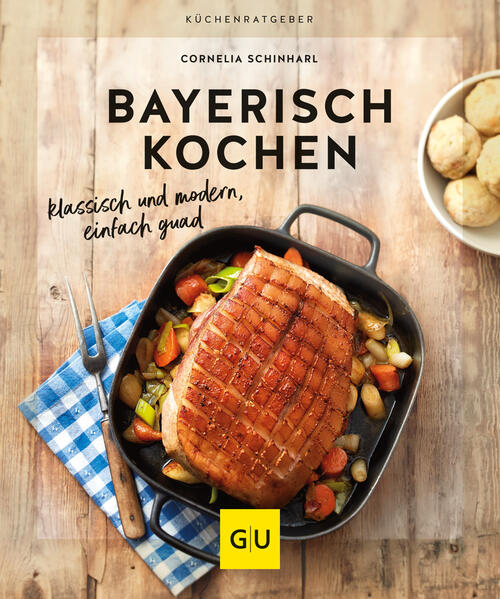 Bayern, das sind Berge, Seen, Wiesen und Wälder, Gemütlichkeit und großartige kulinarische Erlebnisse. So vielfältig wie die Landschaft sind auch die beliebten Klassiker der bayerischen Küche: Wurstsalat, saftiger Schweinebraten mit krosser Kruste und zarter Waller aus dem Wurzelsud. Dazu vegetarische Schmankerl wie Obazda, Kartoffelgulasch oder Rahmschwammerl, nicht zu vergessen die Süßspeisen von Apfelkücherl bis Kaiserschmarrn. Mit diesem GU Küchenratgeber bereiten Sie Ihre bayerischen Lieblingsgerichte ganz leicht selbst zur - mit wenigen Zutaten und viel praktischem Know-how. Zum Ausklappen und immer im Blick: die Schritt-für-Schritt-Anleitung für Semmelknödel und Strudelteig! Kochen Sie los und genießen Sie ein Stück Bayern!