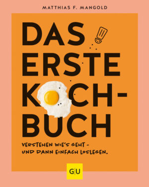 Das ultimative Kochbuch für Anfänger„Kannst du kochen?“ - diese Frage beantwortest du ab sofort nur noch mit einem eindeutigen „Ja!“. Mit diesem Kochbuch für Anfänger geht in deiner Küche nämlich garantiert nichts mehr schief. Trau dich und starte jetzt mit unseren Einsteiger-Rezepten - einfach und cool erklärt, ohne unnötiges Chichi. Schon bald bist du ein Held am Herd! Dieses Kochbuch wird dein Leben verändern. Endlich ist Schluss mit dem Mittagessen in der Mensa und den abendlichen Bestellungen beim Lieferservice. Hast du erst einmal kapiert wie kochen funktioniert, wirst du die Finger gar nicht mehr vom Kochlöffel lassen können. 50 Grundrezepte warten in „Das erste Kochbuch“ darauf, von dir ausprobiert und verputzt zu werden. „Das erste Kochbuch“: So funktioniert dein Kochbuch für Anfänger Du denkst, du bekommst nicht mal das leichteste Rezept hin? Glaub an dich: Yes, you can! Und zwar mit dem richtigen Prinzip. Schließlich steckt hinter jedem Gericht eine ganz simple Methode. 1.) Wir erklären dir das Grundprinzip eines Rezepts - ohne Schnickschnack mit Konzentration auf das Wesentliche. 2.) Wir stellen dir einen Prototyp zum Ausprobieren vor - einfach aber lecker. 3.) Wir nehmen dich mit in unser Kreativlabor: Hier kannst du nach Lust und Laune variieren, dich ausprobieren und bei deinen Freunden mächtig Eindruck machen. Verstanden? Prima, dann können wir ja loslegen. Schnell geschüttelt, gerührt oder gemixt: Kochrezepte für Anfänger Keine Lust mehr auf langweiliges Fertig-Salatdressing und ödes Pesto aus dem Glas? Unsere Kochrezepte für Vinaigrette und Pesto Genovese hast du schnell verstanden und fix zubereitet. Auch Gemüse-Antipasti oder eine flotte Cremesuppe kommen bei dir bald nur noch selbst gemacht auf den Teller. Keine Sorge: Schritt für Schritt erklärt, gelingen dir die ersten eigenen Kochversuche garantiert. Kochbuch für Anfänger - besser als der Lieferservice