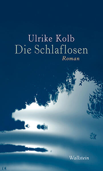 Sie leiden an Schlaflosigkeit. Sie suchen Hilfe. Eine Nacht führt sie alle zusammen. Ein Kammerspiel von bezwingender Intensität. Es sind Lebensfrohe oder Lebensmüde, Angestellte in einem Versicherungsunternehmen oder Gestrandete, Frauen, Männer von jung bis fast schon alt, die sich hier zusammenfinden: Alle leiden daran, dass sie nachts keinen Schlaf finden. Sie erhoffen sich Hilfe von diesem Wochenendseminar bei einem berühmtem Schlafforscher, oder sollte man besser sagen: Schlafguru oder Schlafpapst? Aus allen Richtungen reisen sie an auf das Gut Sezkow, das weit außerhalb Berlins liegt und jetzt zum Hotel ausgebaut ist. Die Stimmung ist erwartungsvoll, allein: Der Meister lässt auf sich warten. Ist das Bestandteil des Seminars? Wird man vielleicht beobachtet? Oder sind alle nur Opfer eines Schwindels, um ein heruntergewirtschaftetes Hotel zu füllen? Immerhin zeigt sich das Hotel spendabel, die Betreiber und ihre Angestellten bewirten alle mit Köstlichkeiten, schenken besten Wein aus, um das Warten zu erleichtern. Die ersten Gäste drohen mit Abreise ohne Bezahlung, andere kommen dafür immer mehr in Stimmung. Diese Nacht scheint alle mitzureißen, jeden in die Tiefen seiner Seele zu führen und manchen ganz weit über die eigenen Grenzen hinaus.