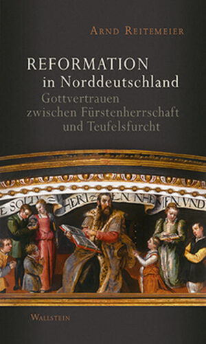 Das Beispiel Norddeutschland zeigt: Luther löste zahlreiche Reformationen aus, doch für die Durchsetzung sorgten die Fürsten. Luther kam nie nach Norddeutschland, aber seine Schriften verbreiteten sich rasch. Heftige Diskussionen, Gewaltausbrüche und Bilderstürme fegten in den 20er und 30er Jahren des 16. Jahrhunderts durch die norddeutschen Städte. Die Obrigkeit, besonders die Fürsten, sahen sich in der Pflicht, die neue Ordnung und den »wahren« Glauben durchzusetzen. Unter ihrer Herrschaft wurde der Protestantismus eingeführt. Neue kirchliche Institutionen entstanden, eine neue Geistlichkeit entwickelte sich und Amtmänner und Superintendenten kontrollierten die Umsetzung. So wurden aus »der Reformation« theologische und politisch-gesellschaftliche Prozesse mit erheblicher Eigendynamik. Es kam jedoch zu keiner einheitlichen Lehrmeinung, so dass das Ende des 16. Jahrhunderts von dem Mit- und Gegeneinander der Konfessionen geprägt war-der lutherischen Kirchen, der wieder erstarkenden katholischen Kirche und der reformierten Gemeinden. Arnd Reitemeier zeigt, welche weitreichenden und komplexen Folgen diese Entwicklungen für Gesellschaft und Kultur über viele Generationen hinweg hatten.