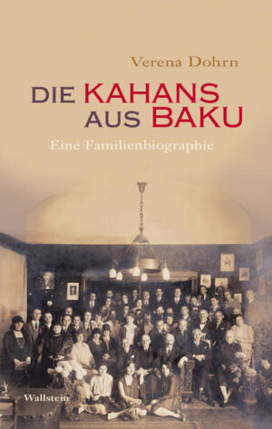 Die Geschichte einer jüdischen Unternehmerfamilie in turbulenten Zeiten: zwischen Zwangsmigration und erfolgreichem Unternehmergeist. Die Geschicke der Kahans spiegeln ein dramatisches Jahrhundert europäischer Geschichte aus dem Blickwinkel einer jüdischen Unternehmerfamilie. In Konkurrenz zu Nobel und in Kooperation mit Rothschild machte Chaim Kahan (1850 -1916), der aus einem polnisch-litauischen Stetl stammte, sein Vermögen auf den Ölfeldern von Baku. Doch der Erste Weltkrieg zerriss die Familie, und die Herrschaft der Bolschewiki zerstörte das Milieu, das ihm zu Wohlstand verholfen hatte. In diesen unbeständigen Zeiten erbten die sieben Kinder seine Unternehmen. Sie flohen nach Berlin, gründeten erneut Firmen, wurden global player im Ölgeschäft und konterkarierten damit das Stereotyp vom armen Ostjuden. Sie betrieben Tankstellennetze und bewiesen Unternehmergeist in einer innovativen Branche von strategischer Bedeutung. Dazu waren sie philanthropisch tätig, halfen Flüchtlingen, retteten Verlage und engagierten sich für die jüdische Heimstatt in Palästina. Als die Nazis an die Macht kamen, floh die Familie, die transnational gut vernetzt war, noch einmal - von Berlin nach Paris, von dort nach Tel Aviv und New York. Abermals bewährten sich in der Not Traditionsbewusstsein und Familiensinn. Verena Dohrn erzählt die Geschichte der Kahans basierend auf Quellen aus privaten und staatlichen Archiven aus 14 Ländern, insbesondere aber anhand des Familienarchivs, das aus einigen Tausend Dokumenten besteht.