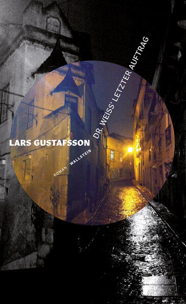 Dr. Weiss, der Protagonist in Lars Gustafssons letztem Roman, erlebt eine atemberaubende Reise durch Raum und Zeit. Mit seinem Auftrag, eine mythische Eisenkrone aufzuspüren, die als Intelligenzverstärker dient und seit dem Mittelalter verschollen ist, verlässt er die lineare Zeitstruktur und befindet sich an Orten, die sowohl in der Zukunft als auch in der Vergangenheit liegen können. So gerät er etwa in einem Hilbertraum in Gefangenschaft, von der er nicht weiß, ob sie mehrere Jahre oder nur wenige Minuten angedauert hat, oder trifft in einer wüstenähnlichen Landschaft auf Zwergenwesen, die sich in mit Propellern ausgestatteten Schiffen fortbewegen. Seine Reise führt ihn dabei auch in verschlossene Landschaften, die nur durch Schamanen geöffnet werden können. In einem zugleich leichten als auch dunklen und geheimnisvollen Ton führt Gustafsson in diesem Roman aus seinem Nachlass viele Motive und Themen seiner Autorschaft zusammen. In einem spannenden Szenario treffen Zukunft und Vergangenheit aufeinander und es eröffnen sich Räume, in denen eine Physik zutage tritt, die mit unseren herkömmlichen Vorstellungen von Welt nichts gemein hat.