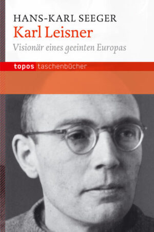 Karl Leisner (1915-1945) wurde im KZ Dachau zum Priester geweiht und starb bald nach seiner Befreiung. Seine Lebenszeit umfasst die Zeit der beiden Weltkriege. Trotz dieser Konflikte beschäftigte er sich bereits mit der zukunftsweisenden Idee eines geeinten Europas. Sein Wunsch auf dem Sterbebett wird zum Gebet: „Du armes Europa, zurück zu deinem Herrn Jesus Christus!“ Karl Leisner ist in seinem Denken zu europäischer Weite herangereift. Er wurde 1996 seliggesprochen.