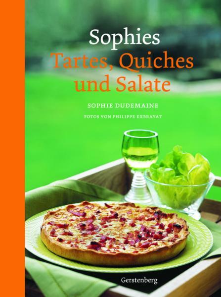 Mehr als 130 Kompositionen für süße und pikante Tartes und Salate hat Sophie Dudemaine in ihrem zweiten Back-Bestseller zusammengestellt. Ihre unkomplizierten Rezepte bieten eine Fülle von Ideen: So lassen sich aus einfachen Tartes komplette Mahlzeiten zaubern. Zu jeder Tarte ein passender Salat: Das ist das Erfolgsrezept dieses einmaligen Kochbuchs. Und Sophie Dudemaine kombiniert wahrlich meisterhaft pikante und süße Tartes mit Salaten, Saucen und Eiscreme. Ihre raffinierten Kompositionen rund um die einfachen Tartes sind wieder ganz leicht zuzubereiten. Ihre Rezepte sind sinnliche Kreationen, die in Gewürzen und Farben schwelgen und überraschende Geschmackserlebnisse für Liebhaber herzhafter Speisen genauso wie für Fans süßer Leckereien bereithalten. »Schema S schmeckt immer. Millionen Franzosen gieren nach ihren Rezepten. Nun will Sophie Dudemaine mit genial einfachen Kuchen die Welt erobern... Ihre Rezepte müssen hopp, hopp gehen -und trotzdem raffiniert schmecken. Genau da liegt das Geheimnis der Methode Sophie.« Stern »Alle lieben Sophie. Denn Sophie kann zaubern. Aus einem einfachen Grundrezept macht sie tausend raffinierte Cakes.« woman