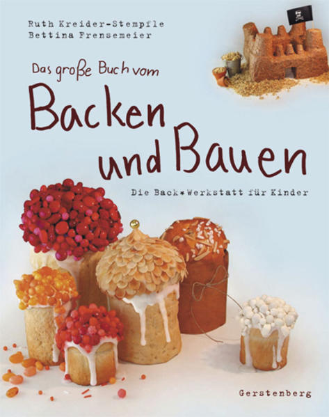 Leckere Rezepte für Kekse, Kuchen und Torten finden sich in diesem großen Sammelband. Wie man Marmorkuchen, Muffins und Käsesahnetorte backt, wie man Kokosmakronen, Knusperröllchen oder Baisers macht, das alles wird in klaren Arbeitsschritten und mit vielen Fotos erklärt. Weil in kleinen Bäckern aber meistens auch große Baumeister stecken, verrät dies originelle Backbuch noch viel mehr. Aus Schokotalern entsteht eine tolle Ritterburg, Panettone-Kuchen verwandeln sich in lustige Türmchen und Löffelbiskuits sind ideal, um daraus ein klappriges Skelett zu basteln. Die kleine Backwerkstatt am Ende des Buches fasst die Grundtechniken des Backens zusammen und verrät viele nützliche Tipps und Tricks. - Über 70 Ideen für Kuchen, Kekse und Torten - Einfache Arbeitssschritte - Erklärt die Grundtechniken des Backens - Mit vielen Anleitungsfotos