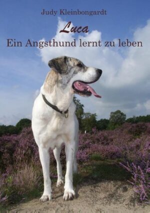 Ist es möglich, einen Angsthund in ein normales Hundeleben zurückzuführen? Für Angsthunde ist der Sprung ins neue Leben nicht so leicht wie für andere Hunde aus dem Tierschutz, die sich schnell anpassen. Aber wenn man Glück hat, gelingt es, auch diese Hunde mit viel Liebe und Geduld zurück ins Leben zu führen. Dieses Buch ist kein Ratgeber zum Thema „Angsthund“, sondern schildert die Erfahrungen der Autorin mit ihrem Angsthund Luca, den „ganz normalen Alltag“ mit einem solchen Hund, auf was man sich einstellen sollte, die Erfolge, die Rückschläge, die Herausforderung. Was hat sich bewährt und was nicht? Welche Situationen haben Luca überfordert? Ist es gelungen, sie in ein Leben ohne Angst zu begleiten? Ein Jahr lang hat die Autorin ein Tagebuch geführt, in dem sie ihre eigenen Trainingsansätze sowie Lucas Entwicklung und Fortschritte festgehalten hat. Ihre Aufzeichnungen sind in dieses Buch integriert, zusammen mit vielen Fotos aus Lucas neuem Leben. Der Reinerlös vom Verkauf dieses Buches wird einem Tierschutzverein gespendet, der traumatisierte Hunde therapiert und auf die Vermittlung in ein neues Zuhause vorbereitet.