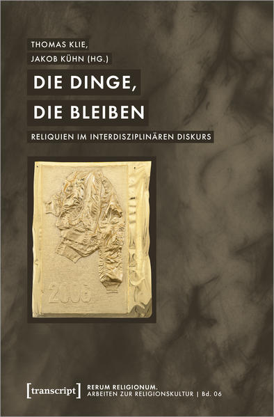 Bei einer Bestattung sind es Dinge der materialen Kultur, die sorgsam aufbewahrt werden: Fotos, Kleidungsstücke, Briefe, Erinnerungsurnen oder -diamanten. Diese Artefakte haben für die Angehörigen die Bedeutung von Privat-Reliquien. Während die katholische Kirche in der kultischen Verehrung heiliger Überreste eine lange Tradition pflegt, kultiviert der Protestantismus diese Praxis nicht. In der spätmodernen Religions- und Bestattungspraxis fließen die konfessionellen Kontraste jedoch ineinander. Die Wiederentdeckung des Nahverhältnisses von Dingen und Menschen in der Sepulkralkultur signalisiert theologischen, religions- und kulturwissenschaftlichen Klärungsbedarf, dem sich die Beiträger_innen des Bandes verständigungsorientiert im interdisziplinären Diskurs annehmen.