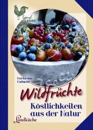 Ein Buch, das zu einer Schatzsuche einlädt - zu einer Suche nach den Kostbarkeiten, die die Natur quasi vor unserer Haustür für uns bereithält. In Wald und Flur wachsen Früchte, die Augen und Gaumen erfreuen. Viele von ihnen wurden schon von unseren Vorfahren gesammelt und als Nahrung oder Heilmittel genutzt. Bei der Ernte geht es nicht um große Mengen, denn Beeren, Blüten und Baumfrüchte sind Raritäten, aus denen wahre Köstlichkeiten in einer Qualität kreiert werden können, die unsere heutige Lebensmittelindustrie nicht mehr bietet. Selbstgemachte Konfitüre, Gelees, Chutneys, Desserts und Liköre kommen ohne künstliche Geschmackszusätze und Farbstoffe aus: Sie enthalten von Natur aus feinstes Aroma und zudem für die Gesundheit wertvolle Pflanzeninhaltsstoffe. Wer die Früchte nicht in der freien Natur sammeln und auch keine Wildobstgehölze im eigenen Garten anpflanzen kann, muss dennoch nicht auf den aromatischen Genuss verzichten, sondern kann während der Saison auf dem Wochenmarkt Himbeeren, Brombeeren und Heidelbeeren und viele weitere heimische Beerenfrüchte einkaufen.