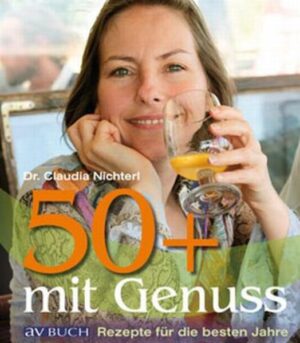 Ab 50 fühlt sich das Leben wieder neu an: Die Kinder sind aus dem Haus, bei der Arbeit treten wir leiser, wir haben mehr Zeit für uns selbst. Kraft und Lebensfreude sind jedoch nicht selbstverständlich. Dafür können und müssen wir etwas tun: Im Laufe des Lebens verändern sich die Bedürfnisse des Körpers. Der Kalorienbedarf sinkt, dafür benötigt man ab der Lebensmitte mehr Mineralstoffe, Vitamine und Eiweiß. Dementsprechend sollte auch die Ernährung angepasst werden. Eine gesunde ausgewogene Ernährung, die an die Bedürfnisse der Lebensphase angepasst ist, kann das Leben verlängern. Besonders aber kann sie dazu beitragen, dass wir die Jahre gesund und fit genießen können! Dr. Claudia Nichterl hat die körperlichen und seelischen Veränderungen ab 50 fundiert dargestellt. Die vielen köstlichen Rezepte und die wunderbaren Fotos von Miguel Dieterich machen Lust aufs Kochen und Ausprobieren. Älterwerden ist ein Genuss - wenn man es nur richtig anpackt!