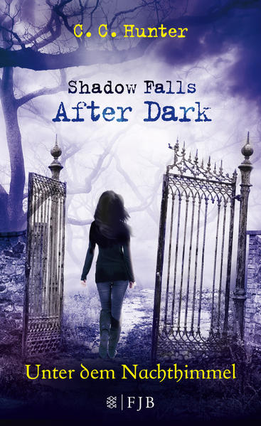 ***Der zweite Band der PHÄNOMENAL FESSELNDEN Shadow- Falls- After- Dark- Serie.*** Nach ihrer Wiedergeburt muss sich Vampir Della entscheiden: Für wen schlägt ihr Herz wirklich? Und ist ein Blutsbund stärker als ein Herzenswunsch? Nachdem Della ihre Wiedergeburt nur knapp überlebt hat, fühlt sich ihr Körper fremd an. Und ihr Liebesleben wird komplett auf den Kopf gestellt, denn mit dem mysteriösen Vampir Chase Tallman, dem sie ihr Überleben verdankt, verbindet sie ungewollt ein irres Gefühl. Und plötzlich sind da auch noch Stimmen in ihrem Kopf. Sie verlangen von Della die Aufklärung eines Verbrechens, in das auch ihre Familie verwickelt zu sein scheint: Ihr Vater soll einen Mord begangen haben…