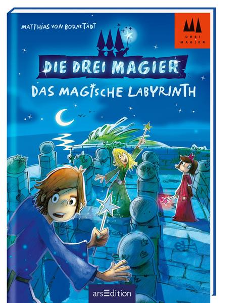 Eine spannende Welt voller magischer Abenteuer für junge Leser ab 8 Jahren In der bunt illustrierten Kinderbuchreihe "Die drei Magier" erleben drei ganz normale Kinder aufregende und lustige Abenteuer in einer fantastischen Welt voller geheimnisvoller und magischer Wesen. Perfekter Lesestoff für magiebegeisterte Mädchen und Jungen! Zum Buch: Die drei Freunde Conrad, Mila und Vicky geraten nach einem Sprung in den Badeweiher plötzlich in eine fremde Welt. Und in der gibt es sprechende Bäume, kluge Katzen und freundliche Hexen! Die Bewohner dieses ungewöhnlichen Ortes nennen ihre Welt Algravia und sind davon überzeugt, dass die drei Kinder die lange erwarteten drei Magier sind, die Algravia vor den gemeinen Machenschaften des fiesen Zauberers Rabenhorst retten sollen. Doch Conrad, Mila und Vicky haben keine Ahnung von Zauberei, also müssen sie wohl die Falschen sein. Oder doch nicht ...? Das perfekte Geschenk für Jungen und Mädchen ab 8 Jahren Mit vielen fantastischen bunten Bildern von Rolf Vogt Ideal zum Selberlesen und zum Vorlesen auch für die Kleinen Perfekt für kleine Fantasy- Fans, denen die Welt von Hogwarts noch zu gruselig ist Für echte Magie- Fans - spannend und lustig erzählt Titel der Reihe: Band 1: Die drei Magier - Das magische Labyrinth ISBN 978- 3- 8458- 1673- 9 Band 2: Die drei Magier - Geheimnis im Geisterwald ISBN 978- 3- 8458- 1674- 6 Band 3: Die drei Magier - Das gestohlene Drachenfeuer ISBN 978- 3- 8458- 1675- 3 Band 4: Die drei Magier - Die schwarze Höhle ISBN 978- 3- 8458- 1676- 0