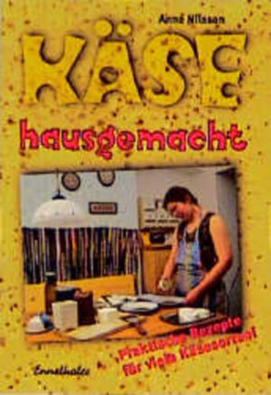 Ist es wirklich ausgeschlossen, Käse selber zu machen, nur weil man in der Stadt lebt und auf die Milch aus dem Milchgeschäft um die Ecke angewiesen ist? Keineswegs. Es geht sogar sehr gut, zum Beispiel mit kleinen, vorzüglich schmeckenden Weichkäsen, denen man obendrein noch genau den Geschmack geben kann, der einem am meisten zusagt. Vor allem aber ist hausgemachter Käse etwas, von dem man sich sicher sein kann, dass es ohne jegliche chemische Zusätze hergestellt worden ist. Über die verschiedenen Käse und Käsespezialitäten erzählt Anne Nilsson in diesem Buch und gibt praktische Anleitungen und Rezepte für viele Käsesorten, die man aus der Milch vom Milchgeschäft oder direkt vom Kuhstall selber machen kann: Frischkäse, Hart- und Weichkäse, Grün- und Weißschimmelkäse uvm.