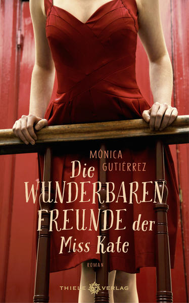 In dem novemberkalten englischen Städtchen Coleridge wartet der französische Barkeeper Pierre wie jeden Freitag auf Kate, das Mädchen mit dem wallenden roten Haar, dem langen Schal und dem traurigen Lächeln. Kate, die in einem alten, verfallenen Haus wohnt, das so dunkel ist wie ihre Traurigkeit, lebt schon so lange ihren Alltag als Assistentin in einer seelenlosen Unternehmensberatung, dass sie beinah vergessen hat, welche kleinen Freuden, Abenteuer und Wunder das Leben zu bieten hat. Das ändert sich, als Kate aus einer Laune heraus beschließt, in ihrer Freizeit bei einem lokalen Radiosender mitzuarbeiten, der von einer Truppe schräger Vögel betrieben wird. Die Arbeit macht ihr Spaß, und da sie unter ständiger Schlaflosigkeit leidet, kommt sie freitags nach ihrem Einsatz beim Radio immer in die kleine Hotelbar mit dem versteckten Eingang, wo sich ebenfalls jeden Freitag drei junge Informatiker treffen, die dort an einem konspirativen Rachefeldzug gegen ihren miesen Chef arbeiten. Auf einmal hat Kate ganz wunderbare Freunde. Doch einer von ihnen hat sich in das Freitagsmädchen mit den roten Hexenschuhen verliebt. Und als ein exzentrischer Meteorologe für die nächste Freitagnacht ein heftiges Unwetter voraussagt, in das Kate prompt gerät, findet sie sich am Samstag in einem verwunschenen Garten wieder - an der Hand eines jungen Mannes …