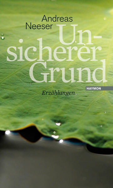 Andreas Neeser erzählt von rastlosen Zeitgenossen: Büchersammler, Stadtstreuner, Reiseberater, Fußballer, Klippenwanderer und Immobilienmakler. Sie alle sind auf der Suche - auf der Suche nach den eigenen Denk- und Lebbarkeiten jenseits aller vorgefertigten Wahrheiten. Entlang von zarten Vergangenheitsfäden bewegen sie sich zurück in ihre Erinnerungen, in die Gerüche, Geschmäcker und Gefühle ihrer Kindheit, wo sie Antworten erhoffen auf die Vieldeutigkeiten des Lebens. Doch das Haus der Erinnerungen steht auf dem unsicheren Grund von Ahnungen, Möglichkeiten und Konjunktiven. So sind es die kleinen Schritte, denen es sich zu stellen gilt. Neesers Figuren tun es ohne jedes Selbstmitleid oder Pathos, und wir gehen ebenso fasziniert wie berührt ein Stück des Weges mit. Mit außergewöhnlicher sprachlicher Sensibilität gestalten die Erzählungen Andreas Neesers eine vielschichtige Topografie der alltäglichen Gefährdung und der Sehnsucht nach dem eigenen Ich - und versammeln sich zu einem wunderbar hellen Buch.