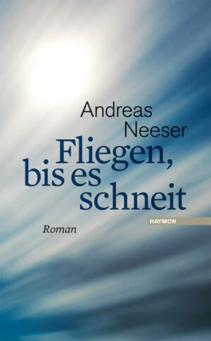 Isabelle Meisters Leben verläuft in geordneten Bahnen. Ihre Ehe mit Simon ist solide, ihr Job abwechslungsreich, und auch der Traum vom eigenen Haus mit Garten und Kinderschaukel scheint bald schon Wirklichkeit zu werden. Da begegnet ihr am Bahnsteig ein smarter Musiker mit graumelierten Schläfen, dessen leidenschaftliche Avancen sie zunächst faszinieren. Der Flötist aber entpuppt sich als obsessiver Erotomane, der die lebensfrohe Isabelle verfolgt und bedroht. Verletzt und verunsichert in ihrer gesamten Existenz, geht sie dennoch weiter ihren Weg auf dem schmalen Grat zwischen Selbstverlust und Autonomie, Angst und Zuversicht. Andreas Neeser legt einen packenden Roman vor, der exemplarisch die Fallhöhe des Glücks vorführt und mit beeindruckender Tiefenschärfe die Suchbewegungen einer jungen Frau auslotet. Einmal mehr beweist Neeser darin sein Gespür für eine subtile Dramaturgie der Innerlichkeit. Nicht zuletzt ist Fliegen, bis es schneit ein Buch, das bei aller Abgründigkeit Lust macht auf den Reichtum des Lebens.