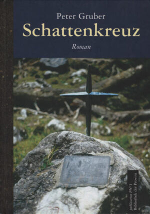 Noch schwieg der Tag am Dachstein, als Dorwald bereits unterwegs war. Jeder Frühmorgenlaut, der im Wald erwachte, erschien ihm wie ein vertrauter Gesang. Aufmerksam wie ein Raubtier, leise wie eine Wildkatze, schlich er durch das weitläufige Kar und über Geröllriesen, von Sehnsucht und heißer Lust getrieben, den Stutzen fest von seiner Hand umklammert, schussbereit, wohl wissend, dass er für plötzlich auftauchendes Hochwild die Quelle des Todes bedeuten würde. Wie von einer Übermacht berauscht, fühlte sich Dorwald mit dem Geist der Natur, dieser Wälder und der Gebirgslandschaft vereint. Er schmiegte sich unauffällig an das schroffe, felsige, waldreiche Gelände, wiegte sich gleichzeitig selig wie ein Falter, lauschte im Morgenwind, atmete die frische Gebirgsluft und war ständig auf der Lauer, um sofort jeden Laut und jede Bewegung im Morgengrauen zu orten, zu erkennen und darauf zu reagieren, sei es auf das Wild oder auf den Jäger bezogen. Für Dorwald hieß das zweifache Aufmerksamkeit, aber auch Geduld und Kondition. Doch fühlte er sich stark genug, notfalls beiden gleichzeitig begegnen zu können. Er war sich ganz sicher, dass seine volle Kraft, seine Gewandtheit und sein Spürsinn wiedergekehrt waren. Das Gefühl von Überlegenheit und Unbezwingbarkeit übermannte ihn. Dorwald empfand diese Augenblicke wie ein Wunder. So drang er mehr und mehr an diesem Montagmorgen in den Lebensraum des Wildes ein. Der Wind, der Nordwind, blies ihm ins Gesicht. Idealwind, dünkte es ihm, als er, nach Durchquerung von sehr grobem Gelände erste Äsungsflächen ausnahm und sich von Minute zu Minute das Schusslicht verbesserte. Dorwald erkannte späte Hochwildfährten, die kurz vor ihm getreten worden waren. Der abgestreifte Tau hatte dunkle Streifen im Gras stehen gelassen. […]