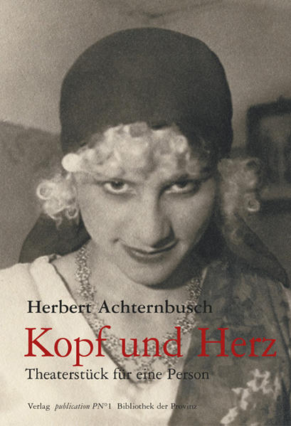 Guten Morgen, Mami! Einen schönen Tod sollst du wenigstens haben. Nur sterben können mit meinem Kind! Komm heraus! Komm sofort heraus. Du hast doch schon Beine? Ich will sie nicht sehen. Bleib drinnen. Laß dich nicht blicken. Laß dich nicht sehen, du Todsünde. Es ist zu spät. Ich kann nichts mehr rückgängig machen. Ich habe verloren. Wie ich das hasse, verlieren. Den Rücken sehen von so einer Watschelente, x-beinig und kugeligem Arsch, wie neulich. Du behinderst mich, Bastard. Wenn ich nach vorne laufen will, strampelst du nach rückwärts. Laß meine Wirbelsäule in Ruhe, das ist keine Milchstraße, in der du dich verstecken kannst. Mach wieder zu, du tust mir weh. Du tust mir weh, behinderst mich am Sieg! Komm heraus, du Gartenzwerg, du Winzling, laß dich blicken, damit ich dich zertreten kann. Ich rede nicht mit dir. Du bist mir zu alt. All dein Denken ist ein Vorteilsdenken geworden. Mit 25 tust du als dächtest du noch wie mit 16. Du bist doch mit deinen 25 bereits eine alte Schachtel, der niemand eine Träne nachweint. Was seifst du dich ständig mit deinem Gejammere ein. Wenn ich erst tot bin, dann könntest du heulen. Aber, wer hört dir denn zu, wenn ich tot bin. Nur ich höre dir zu, dein Früchtchen. Au! Was weh tut, tut weh! Hör nicht auf, mich zu schlagen, denn wenn du mich geschlagen hast, kommen die Schmerzen. Ich will mit meinen Schmerzen nicht allein sein. Viel lieber bin ich mit deinen Schlägen allein. Die Schläge sind mir vertraut.