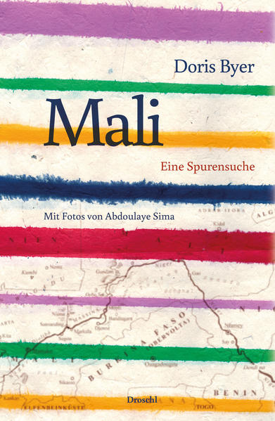 Ein spannendes und aufrüttelndes Familienepos der anderen Art: Im Süden Marokkos am Rand der Wüste begegnet die Autorin einem jungen schwarzen Franzosen mit Dreadlocks, der eigentlich ins Land seiner Herkunftsfamilie, nach Mali, unterwegs ist. Die gemeinsame Rückreise von Marokko nach Frankreich ist der Beginn eines aufregenden und ungewissen neuen Vorhabens für beide: die Suche nach den afrikanischen Wurzeln dieser seit fast einem Jahrhundert mit Europa aufs engste verbundenen Familie Sima. Doris Byers Buch ist vieles in einem: eine Familiengeschichte, eine Geschichte des westlichen Sudan von der mythischen Vorzeit bis heute, ein Abriss der Kolonialgeschichte Westafrikas - aber auch ein erstaunlicher Einblick in den Alltag eines erst seit 50 Jahren dekolonisierten Landes, krisengeschüttelt und doch funktionierend