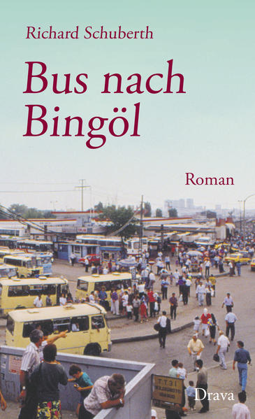 Nach Jahrzehnten des Exils kehrt der Politologe und Sozialarbeiter Ahmet Arslan in sein Heimatdorf in die kurdische Provinz Dersim in Ostanatolien zurück, um noch ein Mal seine Mutter zu sehen. In seiner Jugend war er im politischen Widerstand gewesen, war gefoltert und eingesperrt worden. Im Überlandbus nach Osten berührt sich seine Geschichte mit den Geschichten anderer Passagiere. Einer jungen Frau, die in Istanbul abgetrieben hat, eines Rekruten auf seinem Weg zur „Terrorismusbekämpfung“, einer Geschäftsfrau, einer Neureligiösen mit Drogenvergangenheit und eines deutschen Reiseschriftstellers, der sich das Leben nehmen will. Im Laderaum reist in einem Sarg zwischen Koffern auch eine tote Frau mit, die in ihrem Dorf beerdigt werden soll. Reflexionen, innere Monologe, Rückblicke und Gespräche begleiten diese Busreise im Frühling 2008, als sich das AKP-System noch den Anstrich von Demokratie und postkemalistischem Aufbruch gab. Zurück im Dorf zerbrechen Ahmet Arslans Gewissheiten nicht nur an der Gegenwart, sondern auch an der - verklärten - Vergangenheit. Der lange schwelende Konflikt mit seinem Bruder eskaliert, eine zerstreute Schar verfolgter PKK-Kämpfer und -Kämpferinnen taucht auf, und doch gelingt die beglückende Reise zurück in die Kindheit, ehe sie ein abruptes Ende findet … Der Roman schließt mit einer Tiergeschichte, der Erzählung über die Liebe zweier Esel.