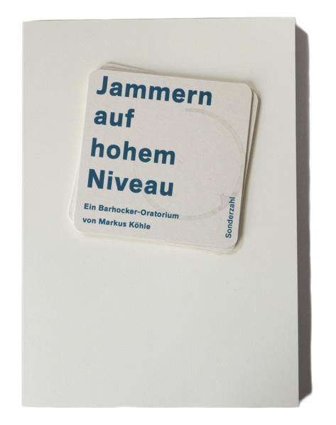 Wenn ein dichtender Kellner mit Liebeskummer, ein gescheiterter Privatgelehrter, eine Radiomacherin, für die selbst das Prekariat ein Aufstieg wäre, ein vereinsamter Wirtschaftsnomade und ein ausgemustertes Politikerdouble einander abends an der Bar begegnen, verspricht das vor allem eines: Jammern auf hohem Niveau. Sprachspielerisch und wortgewaltig folgt Markus Köhle seinen Protagonist_innen in die Untiefen der Bierpipeline, jener Bar, wo die großen Fragen des Lebens verhandelt werden - bis an den Punkt, an dem Ironie zweifellos lässig, doch auch leicht bitter, Reflektiertheit souverän, doch mitunter recht einsam und »Potenzial«vor allem wie ein Synonym für all das klingt, was im besten Fall noch vor einem liegt. Doch wer jammert, hat längst nicht aufgegeben. Immerhin zählt man sich selbst noch nicht zu den jenen Gestalten, die nur ihrem »Prostpflaster« zusprechen und die Theke mit Biergedichten übersäen. Um erst gar nicht auf diese Bahn zu geraten, tun sich die Jammernden bei ihrer Suche nach dem Glück zusammen und entwickeln einen genialen Plan, um den geballten Widernissen des Alltags mit vereinten Kräften zu trotzen. Mit treffsicherer Leichtigkeit gelingt es Markus Köhle ein Geflecht von Monologen zu entwickeln, in denen sich konkrete Poesie, Sozialkritik und dunkelbunter Humor gegenseitig befeuern. Das Ergebnis ist ein so schonungsloser wie unterhaltsamer Blick auf die wahren Verhältnisse des Kulturschaffens: denn »lecker ist der Komparativ von leck«.