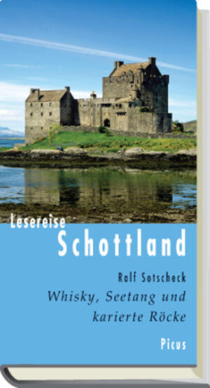 Wie kann Schottland an Europa kleben, wo es doch einstmals ein Teil Kanadas war und dort lag, wo wir heute auf der Karte Australien sehen? Was bewegt selbst einen echten Schotten zum Traditionsbruch – nämlich doch eine Unterhose zu tragen? Existiert es nun oder nicht – das Ungeheuer? Was macht das Getränk mit dem Duft nach Torf und Seetang zu Whisky erster Qualität?Bei seiner Reise durch den schottischen Alltag, seinen Erkundungen natürlicher Gegebenheiten, rätselhafter Geschehnisse und kulinarischer Eigentümlichkeiten und seiner Darstellung der wirtschaftlichen, politischen und sozialen Situation geht Ralf Sotscheck immer wieder zurück in die Vergangenheit des Landes. Er führt in die Städte und an die entlegensten Orte, in das schottische Hochland, auf Halbinseln und legendenumwobene Eilande, auf Schlösser, in Kerker und Verliese mit akustischer Kulisse. So trifft man auf die Welt zwischen Lowlandern und Highlandern ebenso wie auf die Schwierigkeiten der städtischen Gesellschaft von Glasgow und die Ängste eines Volkes, dem erzählt wird, das norwegische Leichtöl vor der Küste der Shetlandinseln werde von der Natur selbst abgebaut.