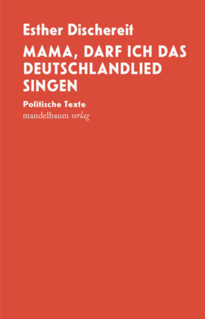 Jüdisch. Solidarisch. Antirassistisch. Esther Dischereits Texte sind Einmischungen in politische Angelegenheiten. Sie zeigt auf die nationalistischen Konstruktionen und die staatliche Gewalt, sie ist persönlich involviert und widerspricht. Die Essays handeln von deutsch-jüdischen Zuständen, der Aktualität rassistischer Strukturen bei Behörden und anderen Institutionen, von Erfahrungen der neunziger Jahre zwischen Ost und West. Dischereits Texte sind Einmischungen in die politischen und moralischen Angelegenheiten der Gesellschaft und stellen sich der Frage, wie demokratische und solidarische Prozesse vorankommen können. Dischereit äußert sich zu Flucht und Gewalt, zum Anschlag auf die Synagoge in Halle. Ihre Erfahrungen als Beobachterin des Untersuchungsausschusses des Deutschen Bundestags zur Untersuchung der Verbrechen des Nationalsozialistischen Untergrunds (NSU) prägen den Werkstattbericht über ihre literarische Arbeit zu diesem Thema. Die Autorin bezieht Position zu Israel und Palästina. Der Essayband mit einem Vorwort von Aleida Assmann knüpft an die beiden Aufsatzbände Übungen jüdisch zu sein und Mit Eichmann an der Börse an.