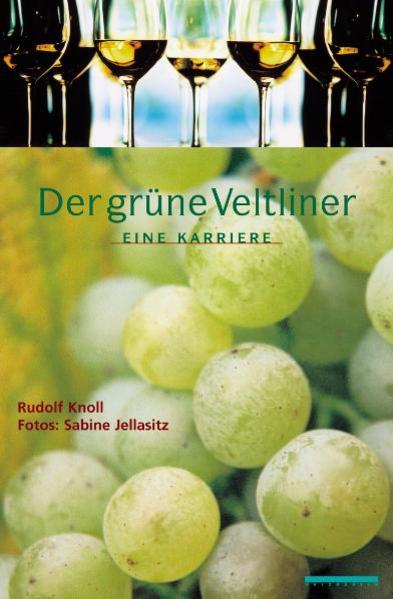 Der Grüne Veltliner ist die wichtigste Weinsorte Niederösterreichs und damit auch die wichtigste Rebe Österreichs. In den letzten Jahren hat der Grüne Veltliner eine enorme internationale Aufwertung erfahren und steht bei Kennern gleichberechtigt neben Spitzensorten der Welt wie Riesling oder Chardonnay. Die Weinexperten schwärmen inzwischen vom Variantenreichtum dieser Sorte, Spitzengastronomen legen Wert darauf, ein umfangreiches Veltliner-Sortiment auf der Karte zu haben - auch deshalb, weil dieser Wein ein vielseitiger Begleiter zur gepflegten Küche ist Das Buch beschreibt nicht nur die Geschichte, Verbreitung (neben Österreich etwa auch Deutschland, Mallorca, Argentinien) und Besonderheiten des Grünen Veltliners, sondern porträtiert auch Protagonisten der Rebe und schwelgt in detaillierten Weinverkostungen durch die Jahrgänge. Ausführliche Angaben zu den besten Veltliner-Erzeugern Österreichs machen das Buch zu einem unverzichtbaren Veltliner-Reiseführer. Der Autor, Rudolf Knoll, ist zwar gebürtiger Münchner, aber er kennt als Österreich-Berichterstatter dessen Weinregionen wie seine Westentasche. Die Fotografin Sabine Jellasitz hat mit ihrer Kamera den Veltliner ein Jahr lang begleitet.