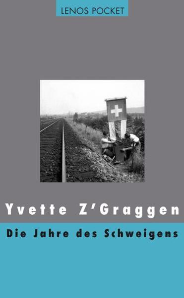 "Wie ist es möglich, dass du von dem, was in deiner unmittelbaren Nähe passierte, nichts gewusst hast? Wie konnten 10000 Menschen zurückgewiesen werden, ohne dass du es bemerktest? Wie lässt sich dein gutes Gewissen erklären?" Anlass für Yvette Z'Graggens kritische Auseinandersetzung mit der Vergangenheit war der Film "Das Boot ist voll" von Markus Imhoof über die Flüchtlingspolitik der Schweiz während des Zweiten Weltkriegs. In ihrem autobiographischen Text fokussiert sie die Jahre 1942 und 1943, als sich das "Flüchtlingsproblem" zuspitzte - "zwei Jahre des Schweigens, verlorengegangen in der Zeit, nicht unterscheidbar von der formlosen Masse, die in meinem Gedächtnis unter dem Kapitel 'Krieg' oder dem Kapitel 'Jugend' abgelegt war". Anhand von Notizbüchern, Briefen und Fotografien erinnert sich Yvette Z'Graggen an die lebens- und liebeshungrige 22-jährige Frau von damals, die als Sekretärin beim Internationalen Komitee vom Roten Kreuz arbeitete und gleichzeitig versuchte, als Schriftstellerin Fuss zu fassen.