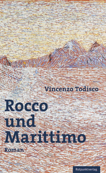 Eine Familiensaga, episch, schmerzlich, leidenschaftlich und komisch: Rocco und Marittimo kommen 1965 im fahrenden 'Zug der Hoffnung' zur Welt, jenem Zug, der die Emigranten aus Su¨ditalien in die Schweiz bringt. Fatalerweise werden die Neugeborenen während der Reise miteinander vertauscht. Der Einzige, der den Vorfall bemerkt, ist Don Curte, der Priester des 'Emigrantenvolkes'. Marittimos Familie wird von einem Fluch verfolgt. Marittimo wächst am Rande der Welt der Emigranten auf, teilt deren Demütigungen als Gastarbeiter und begegnet der Ungerechtigkeit. Er muss mühsam zu seinen Wurzeln zurückfinden und wird dabei behutsam von seinen (vermeintlichen) Verwandten begleitet, den ihn umsorgenden Tanten, hervorragenden Köchinnen und tadellosen Hausfrauen, vom geheimnisvollen Motorradfahrer, seinem Onkel Leopardo, einem Reisenden, Abenteurer und Anarchisten, der sich nicht als 'Emigrant' versteht. Leopardo führt den Neffen durch die verzwickten Wege seiner Fantasien bis hin zum Talicubra, dem seltsamen Meerungeheuer. So lernt Marittimo, mit dem Fluch fertig zu werden, der über seiner Familie hängt, die Fremdenfeindlichkeit auszuhalten und die eigene Identität zu finden.