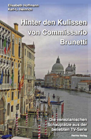 Werfen Sie einen Blick hinter die Filmkulissen des berühmten Commissario Brunetti in Venedig! Als Ergänzung zum bereits erschienen Kompendium über Donna Leons Romanschauplätze können Sie mit diesem Nachschlagewerk einen Streifzug zu rund 200 Drehorten aus den ARD Degeto Verfilmungen unternehmen, die in der gesamten Stadt mit ihren verträumten Kanälen, verwinkelten Gassen und lauschigen Plätzen zu finden sind. Helfen Sie den Commissario vor Ort beim Kauf eines Geburtstagsgeschenkes für Paola, verhaften Sie mit dem Vice-Questore einen Verdächtigen, begleiten Sie Sergente Vianello ins Fitnessstudio oder überführen Sie mit Signorina Elettra einen korrupten Adoptionsvermittler.gehört ein separater, detaillierter Stadtplan im Format 94 x 67 cm.