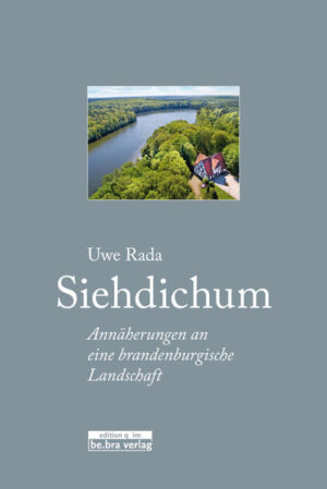 Wo liegt eigentlich Siehdichum? In seinem vielleicht persönlichsten Buch erkundet Uwe Rada eine Region zwischen Spree und Oder, die weitgehend unbekannt ist, obwohl es hier viel zu entdecken gibt: das romantische Schlaubetal, das Barockwunder von Neuzelle, aber auch die Lieberoser Heide, wo die Urwälder von morgen entstehen. Und dann ist da noch die Grenze zwischen der Mark Brandenburg und der Niederlausitz, die über Jahrhunderte hinweg abgehängt war, aber nun – wie die gesamte Region rund um Siehdichum – zum Zukunftslabor einer neuen Schwellenzeit geworden ist. Auf seinen Streifzügen nähert sich Uwe Rada dem Verhältnis von Geschichte und Landschaft, Provinz und Metropole, Mensch und Wald. Aus vielen Facetten entsteht so das Porträt einer faszinierenden Region, in der es zwar keine herrschaftlichen Schlösser gibt, dafür aber jede Menge Geschichten über die Menschen und die Landschaft, die sie geprägt haben. »Uwe Rada hat die phänomenale Fähigkeit, komplizierte historische und geografische Zusammenhänge so leichthin aufzubereiten, dass man gar nicht merkt, wieviel an Informationen man geschluckt hat und ein bisschen gescheiter geworden ist.« Karl-Markus Gauss