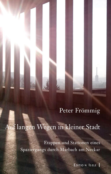 Die Lektüre zeigt, wie nicht nur ein Teil von Marbachs Glorie und Historie auf die Dichter baut, sondern wie Dichter ihrerseits auf Marbach bauten. Im Gespräch mit dem imaginären Gast lenkt Frömmig den Blick immer wieder auf die Jetztzeit. Kleine Dispute über den Begriff Heimat und den Dialekt entstehen, in die dann wiederum Dichter wie Schiller, Mörike und Hölderlin, aber auch jüngere wie Peter Härtling [und Ludwig Greve] eingebunden werden.