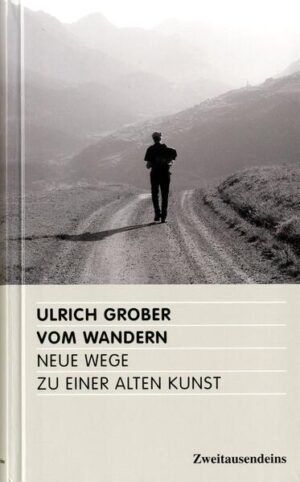 Vom Wandern. Neue Wege zu einer alten Kunst. Von Ulrich Grober. Das einfache Gehen unter freiem Himmel berührt unsere Seele. Und jede Wanderung beschert uns Glücksmomente - sie fordert Körper und Geist, wirkt mitunter heilsam und offenbart neue Perspektiven. Grober erzählt von seinen Wanderungen. Allein. Mit Kindern. Mit Freunden. Auf dem „Kolonnenweg“ der NVA an der ehemaligen Grenze der DDR oder den Rhein entlang. Über die Alpen. Auf Hesses Spuren. Er berichtet über das innere Echo eines nächtlichen Zikadengesangs, über den süßen Geruch von Heu, über die Anstrengungen einer winterlichen Schneeschuhpartie. 344 S. Fester Einband. Nur bei uns.