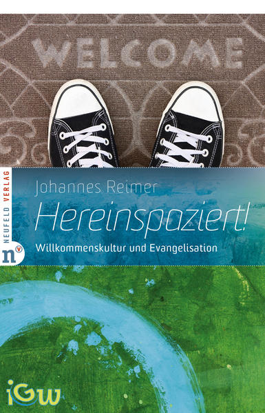 Ist die christliche Gemeinde in unserer Gesellschaft ein Fremdkörper? Für Johannes Reimer ist offensichtlich: Gottes außergewöhnliche Botschaft kommt ungewöhnlich schlecht an. Wir verlieren den Kontakt zu den Menschen um uns herum. Deshalb muss sich unbedingt etwas ändern in der Gemeinde. Reimer zeigt, dass evangelistische Verkündigung aus Wort und Tat, aus Raum und Zeit besteht. Er hilft, die eigene Gemeindekultur besser zu verstehen, und verrät, wie eine Kultur des Willkommens und der Gastfreundschaft entwickelt werden kann. Und er fordert heraus, sich auf die Kultur, in der wir leben, einzulassen. Ein Buch für alle, die erleben möchten, wie Gott heute Menschen verändert.