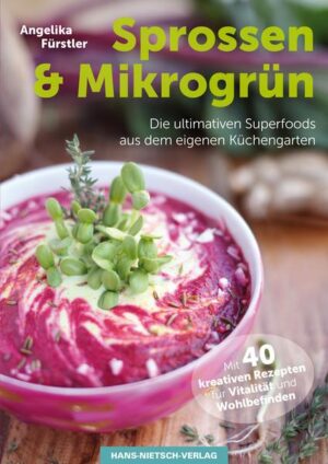 Vitalstoffwunder „Keimling“: Die intelligente und kostengünstige Investition in Gesundheit, Wohlbefinden und Vitalität In unserer modernen Zeit des Convenience- und Fast-Food essen wir tendenziell zu viel und verhungern gleichzeitig auf zellulärer Ebene. Der Schrei des Körpers nach echten „Lebens-Mitteln“ bleibt dabei leider oft ungehört. - Eine einfache Lösung sind hier gesunde und köstliche aktivierte Samen, Sprossen und Mikrogrün aus dem eigenen Küchengarten, die wir jederzeit und überall ziehen und bereits nach 3 bis 5 Tagen ernten können. Dieses ultimative Superfood versorgt uns perfekt mit Lebensenergie spendenden Biophotonen, allen Nähr- und Vitalstoffen sowie mit sekundären Pflanzenstoffen, die heilende Wirkungen besitzen. So liefern Sprossen z. B. mehr Eiweiß als Fleisch, mehr Kalzium als Milch, sind äußerst ballaststoffreich und sehr leicht verdaulich. Angelika Fürstlers umfassender Reiseführer in die kulinarische Wunderwelt der Keimlinge macht Lust, das Sprossenziehen gleich selbst auszuprobieren. Er bietet alle wichtigen „Tools“ und Infos für den Einstieg in die Praxis des Spossenziehens - vom Kauf des Saatguts über die Keimmethode bis zur Ernte sowie Hinweise zu Keim- und Küchen-Equipment, Hygiene und Lagerung von Keimsaat und Sprossen. Mit Bezugsquellen, einer alphabetischen Sprossenguide-Tabelle zu Einweichdauer, Keimmethode, Erntezeit und Geschmack der einzelnen Keimlinge … Lebendige Nahrung, die die Lebensgeister weckt!