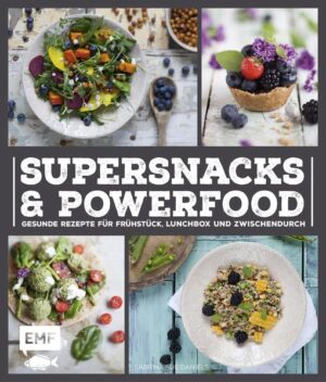 Fit und gesund durch den Tag! Die erfolgreiche Food-Bloggerin Sabrina Sue Daniels (www.sabrinasue.de) verrät ihre besten Soulfood-Rezepte fürs Frühstück, die Büro-Lunchbox und leckere Nachmittagssnacks. Clean Eating, glutenfrei, laktosefrei, vegetarisch, vegan & Co. - in diesem Buch findet sich die geballte Power der gesunden Ernährungstrends. Symbole informieren den Leser auf einen Blick, welche Gerichte den einzelnen Kategorien zugeordnet sind. Ein übersichtlicher Grundlagenteil zu den Hauptzutaten und der Wirkung von heimischen und exotischen Superfoods wie Grünkohl, Chia-Samen, Matcha-Pulver, Goji-Beeren, Hanf-Samen, Ingwer, Heidelbeeren und mehr zeigt, welche Power in den Kraftpaketen aus der Natur steckt. In den vier Kapitel „Morning Glory“, „No Worry Sweet Treats“, „Köstlich international“ und „Soulfood Deluxe“ präsentiert die Autorin kleine und große gefragte Gerichte wie Smoothie Bowls, Overnight Oats, Wraps, Powerballs, Burger, Bagels, Cookies, Cracker und vieles mehr. Wie wäre es z.B. mit Matcha Sunshine Balls, Quinoa Sushi Rolls, Portobello Burger mit Sprossen oder Auberginen-Crostini mit Grünkohlpesto? Wer kann da noch widerstehen?