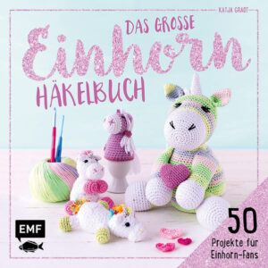 Maschenweise Glitzer! "Das Einhorn- Häkelbuch" ist genau das Richtige für große und kleine Einhornfans. 50 farbenfrohe Projekte aus der magischen Einhornwelt warten darauf, nachgehäkelt zu werden vom Stecken- Einhorn bis zum Wolkenmobile, von Glitzerkrone und Zauberstab bis zur Regenbogen- Sternendecke, vom Einhorn- Eierwärmer bis zum großen Kuschel- Einhorn zum Liebhaben. Bunte Regenbogen, flauschige Einhörner und natürlich ganz viel Glitzer zauberhafter Häkelspaß!