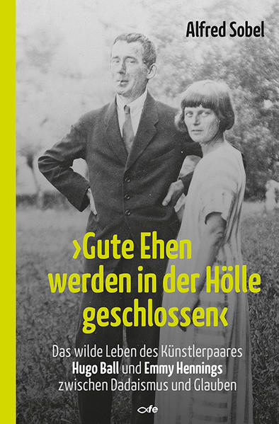 Hermann Hesse, der beste Freund von Emmy Hennings und Hugo Ball, bezeichnete dieses „wunderliche Paar“ als „eins der aufregendsten Phänomen des geistigen Deutschland“: Emmy ist 1914 Star der Münchener Boheme mit erotischer Ausstrahlung, Lebenshunger und dem Hang zur Religiosität. Sie liebt Männer und Frauen und ihr loser Lebenswandel bringt sie mehrfach ins Gefängnis. Der Dramaturg und Schriftsteller Hugo Ball verliebt sich unsterblich in die Sängerin und gemeinsam emigrieren sie vor dem Krieg in die Schweiz, wo sie in Not und Elend leben. Sie erfinden in Zürich den „Dadaismus“, der bis heute die moderne Kunst wesentlich beeinflusst. Als Emmy eine Affäre beginnt, verfolgt Hugo sie mit einem Revolver in der Tasche. Er gewinnt sie zurück und ermutigt sie, über eigenen Erfahrungen mit Prostitution, Drogen und Inhaftierungen Bücher zu schreiben. Unter dem Einfluss von Emmy wendet sich der Freigeist Hugo dem katholischen Glauben zu. Das exzentrische Paar heiratet 1920 und lebt eine turbulente Ehe, die aus einer Kombination von Liebe, Glaube und Künstlertum besteht, wie man sie selten findet. Ihr künstlerisches Schaffen wird nicht zum Hindernis für die Liebe, wie bei sehr vielen Künstlerpaaren, sondern Antrieb, es immer wieder miteinander zu versuchen. Das Paar zieht sich schließlich ins Tessin zurück, wo es enge Freundschaft mit Hermann Hesse schließt. Dort arbeitet Ball als wenig beachteter geistlicher Schriftsteller und Kulturkritiker und stirbt 1927 im Alter von 41 Jahren. „Ich finde es unanständig, vorsichtig zu leben, ich kann es nicht.“, fasst Emmy Hennings ihre außergewöhnliche Lebensgeschichte zusammen.