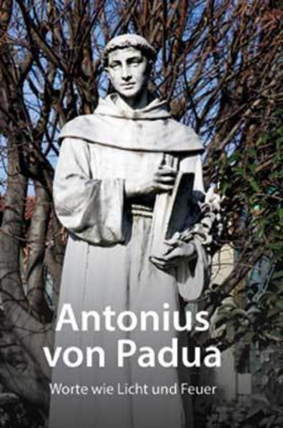 Vielen ist der heilige Antonius von Padua (1195-1231) als Wiederbringer verlorener Dinge vertraut, und dies zu Recht. Auf Bitten der Brüder hat Antonius gegen Ende seines Lebens sein Vorlesungs- und Predigtmaterial zusammengestellt. Aus dem reichen Schatz dieses großen Kirchenlehrers hat Pater Johannes Schneider kostbare Zitate ausgewählt. Christoph Hurnaus illustriert die Worte des hl. Antonius mit Aufnahmen von den Stätten, an denen der Heilige gelebt und gewirkt hat, und wo er auch heute besonders verehrt wird. Ein schönes Geschenk für alle Verehrer des heiligen Antonius.