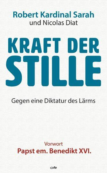 "Ohne die Stille verschwindet Gott im Lärm", sagt Kardinal Robert Sarah. Deshalb hat er dieses großartige Plädoyer für die Stille gemacht gegen den Lärm der Welt. "Wenn die Welt die Stille nicht wiederfindet, ist sie verloren, denn dann stürzt sie ins Nichts", schreibt der afrikanische Kardinal. Ein Buch für unsere Zeit, es könnte nicht aktueller sein, und doch auch ein Buch für die Ewigkeit voller zeitloser Gedanken und Wahrheiten. Dieses Buch ist ein revolutionärer Einspruch gegen die laute und gottvergessene Gegenwart. Kardinal Sarah: "Die wahre Revolution kommt aus der Stille